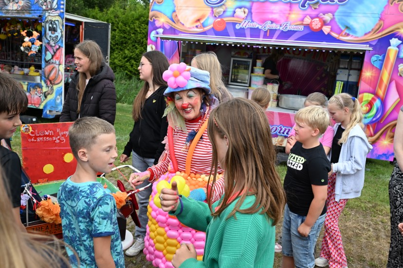Garnwerd Grandioos van start & Kermis geopend